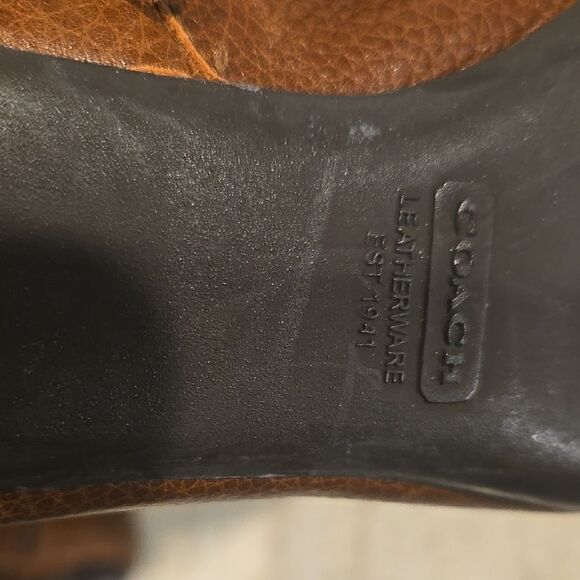 Brown Suede Heeled Boots with Sleek Design - Picture 9 of 10